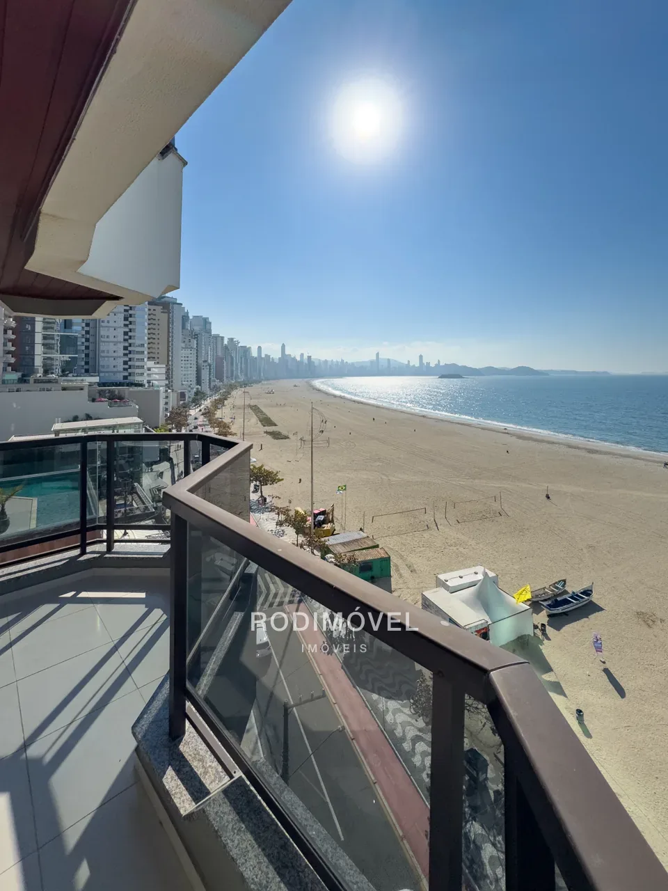 Estoril 801: Apartamento frente mar com 4 suítes e 221 m² na Barra Sul